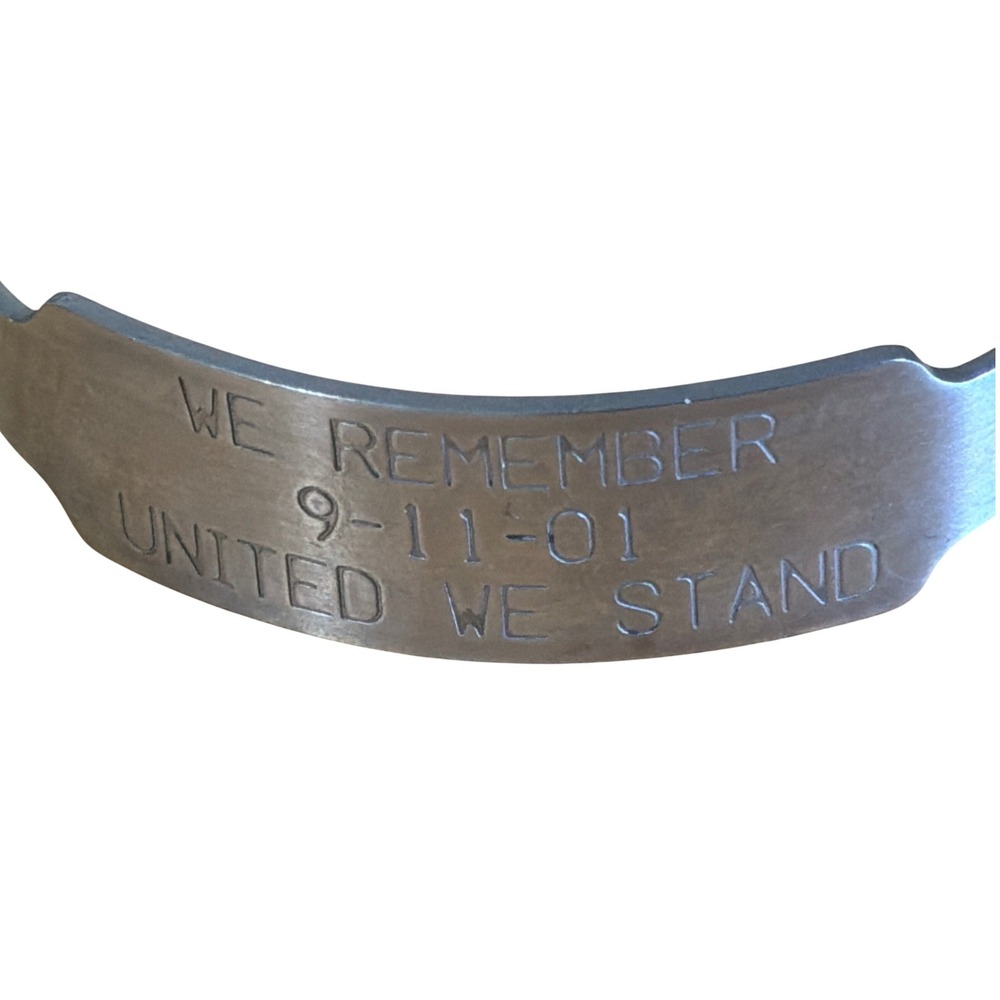 9-11-01 We Remember United We Stand Commemorative Metal Bracelet Silver Tone‎